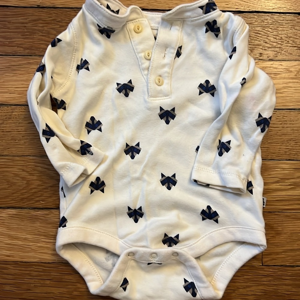 NWOT baby Gap winter hat and matching long sleeve onesie, size 3-6M